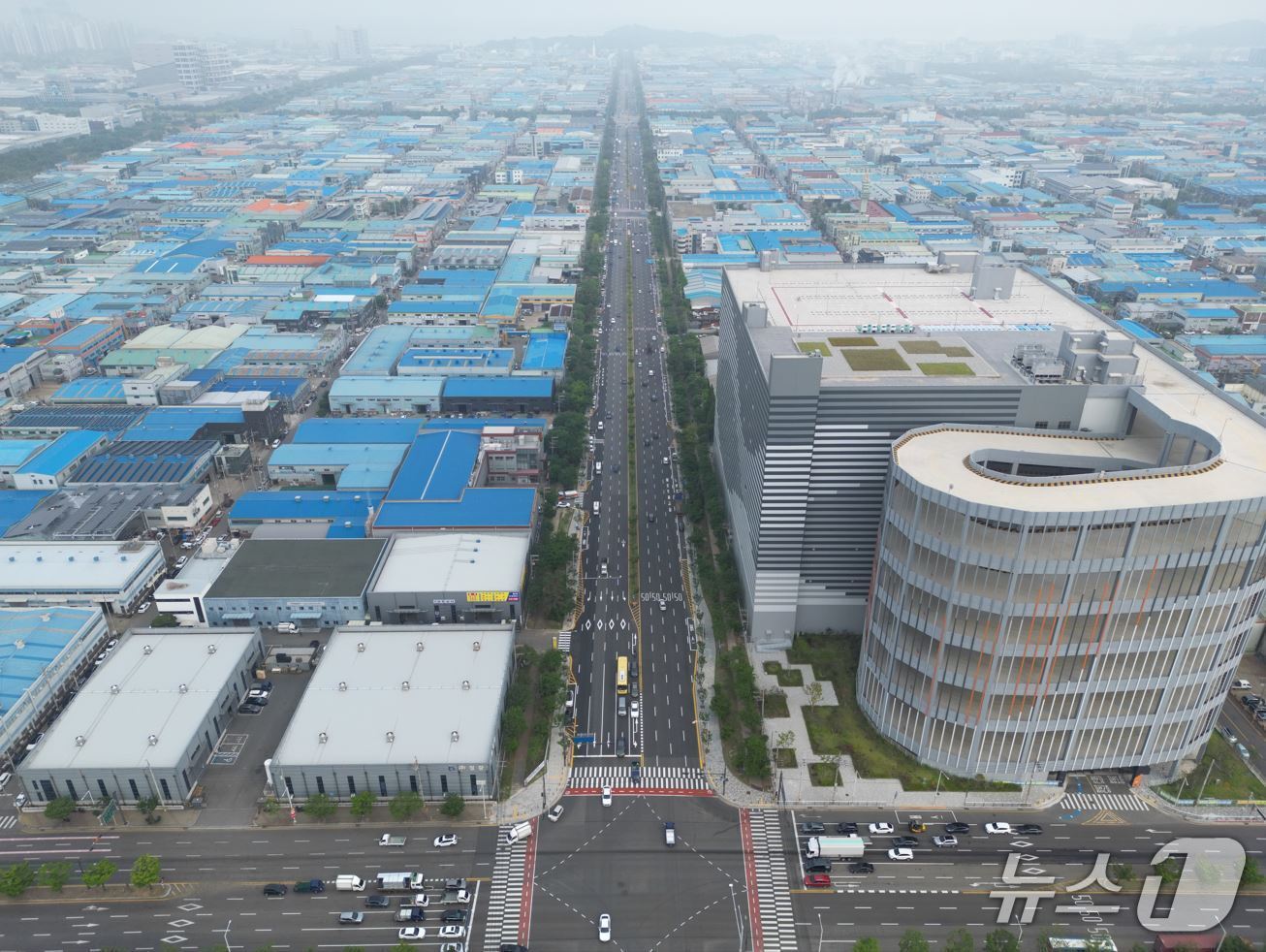 본문 이미지 - 시흥스마트허브 재생사업_공단2대로 정비공사 준공.(시흥시 제공)