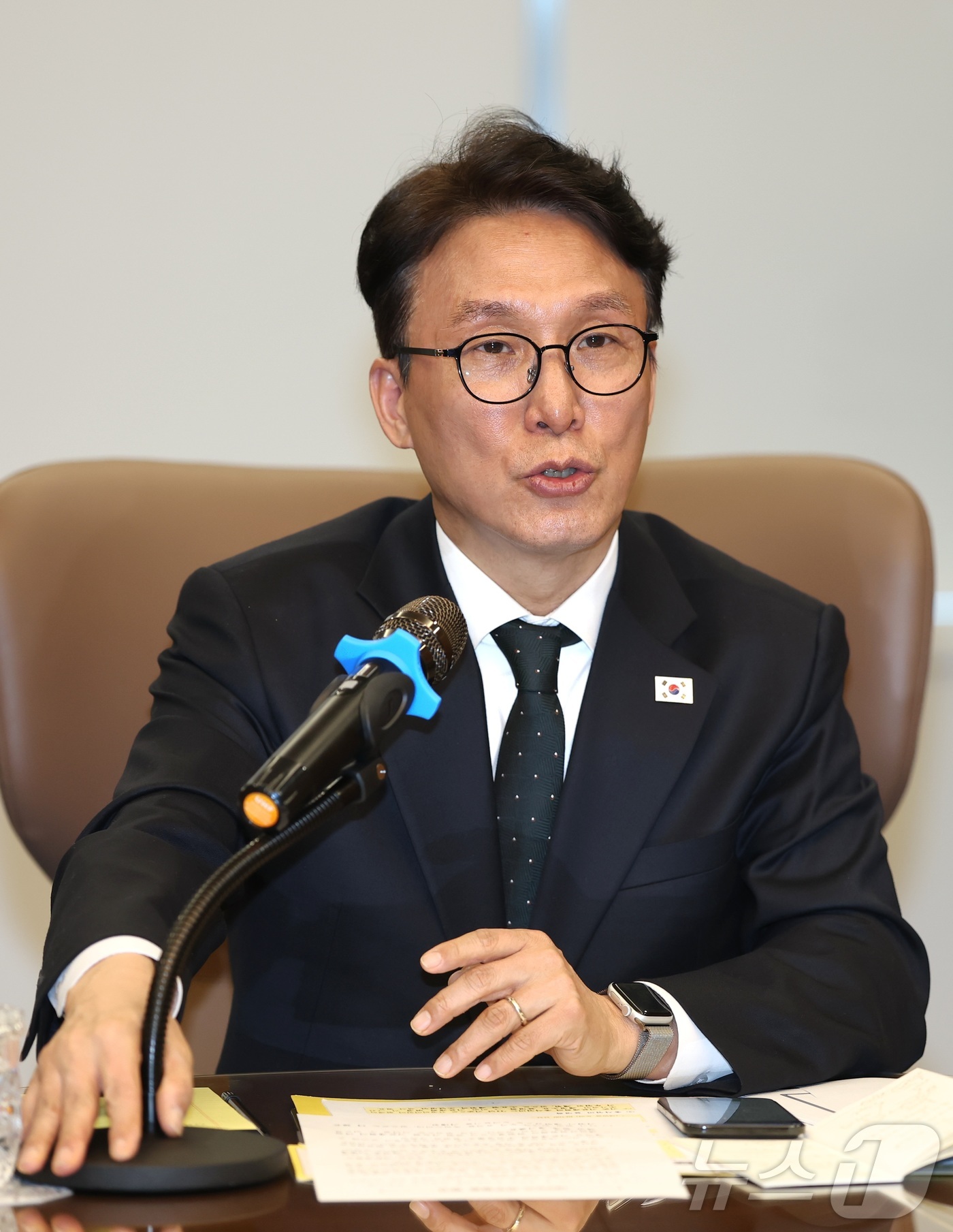 (군산=뉴스1) 유경석 기자 = 김민석 국무총리가 5일 전북 군산시 새만금개발청을 찾아 새만금청 업무보고에 앞서 모두발언을 하고 있다. 2026.3.5/뉴스1