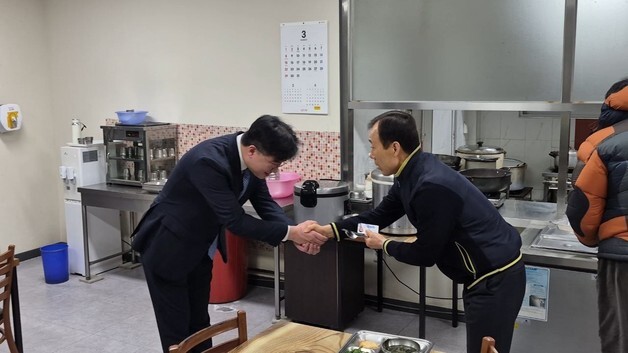 정준호, 전남광주특별시장 선거 첫 현장 방문은 새벽버스 차고지