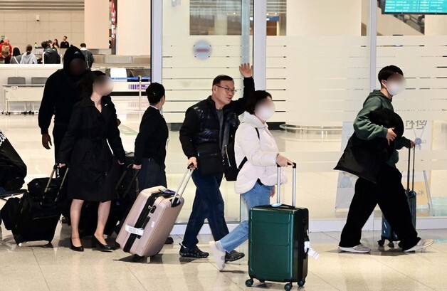 '두바이 고립' 375명 귀국길 열렸다…하나·모두투어 "전원 좌석 확보"