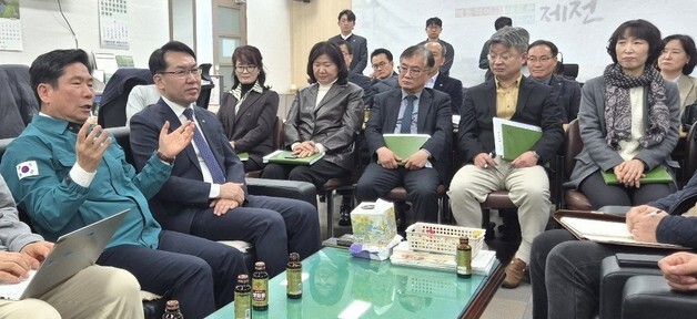 "산불 철통방어" 강조한 김창규 제천시장…하루 산불 2건 진화