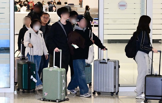 드디어 열린 두바이 공항, 단계적 운영 재개…한국 오가는 직항편은 아직