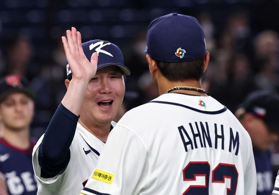 류지현 감독 '잘해보자'