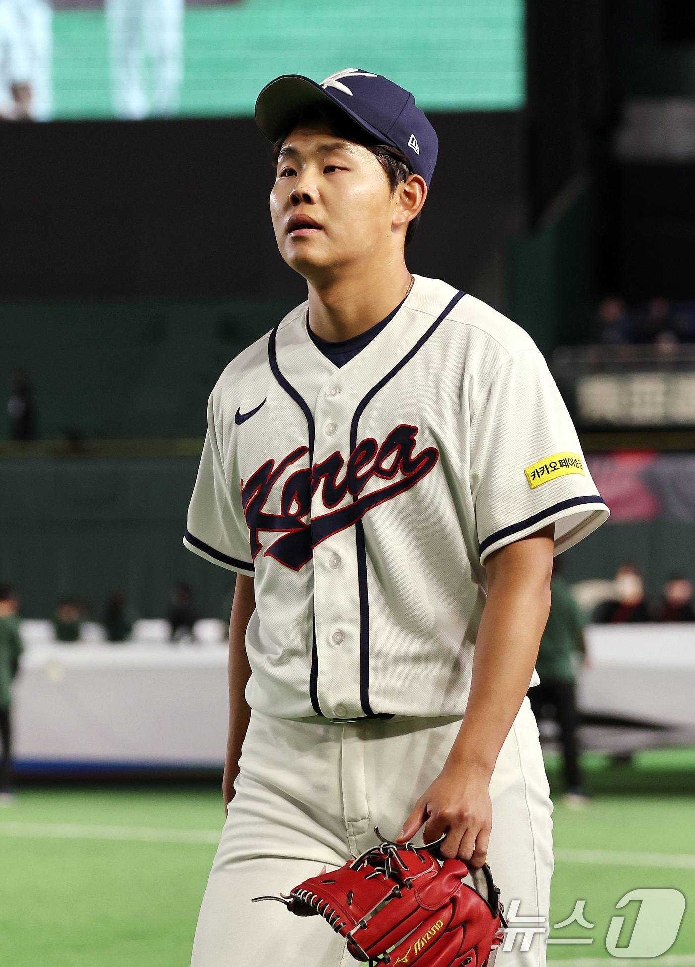 (도쿄=뉴스1) 구윤성 기자 = 5일 오후 일본 도쿄돔에서 열린 2026 월드베이스볼클래식 C조 1차전 대한민국과 체코의 경기에 앞서 대한민국 선발로 나서는 소형준이 몸을 푼 뒤 …