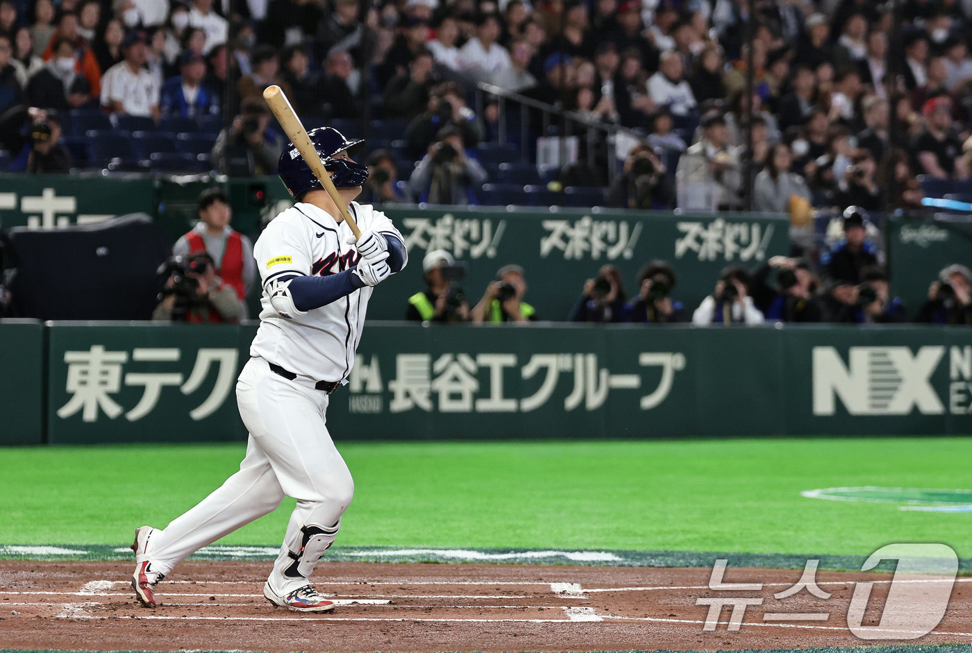 (도쿄=뉴스1) 구윤성 기자 = 5일 오후 일본 도쿄돔에서 열린 2026 월드베이스볼클래식 C조 1차전 대한민국과 체코의 경기. 대한민국의 1회말 공격 1사 만루상황때 문보경이 만 …