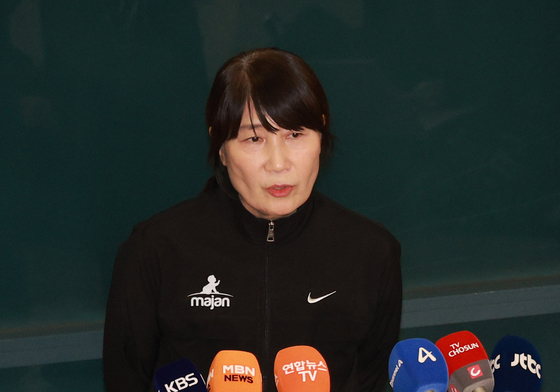 귀국 소감 밝히는 이도희 이란 여자배구 감독