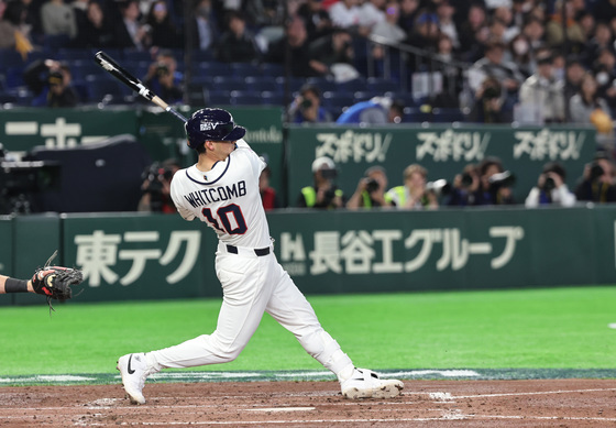 셰이 위트컴, 솔로포 쾅