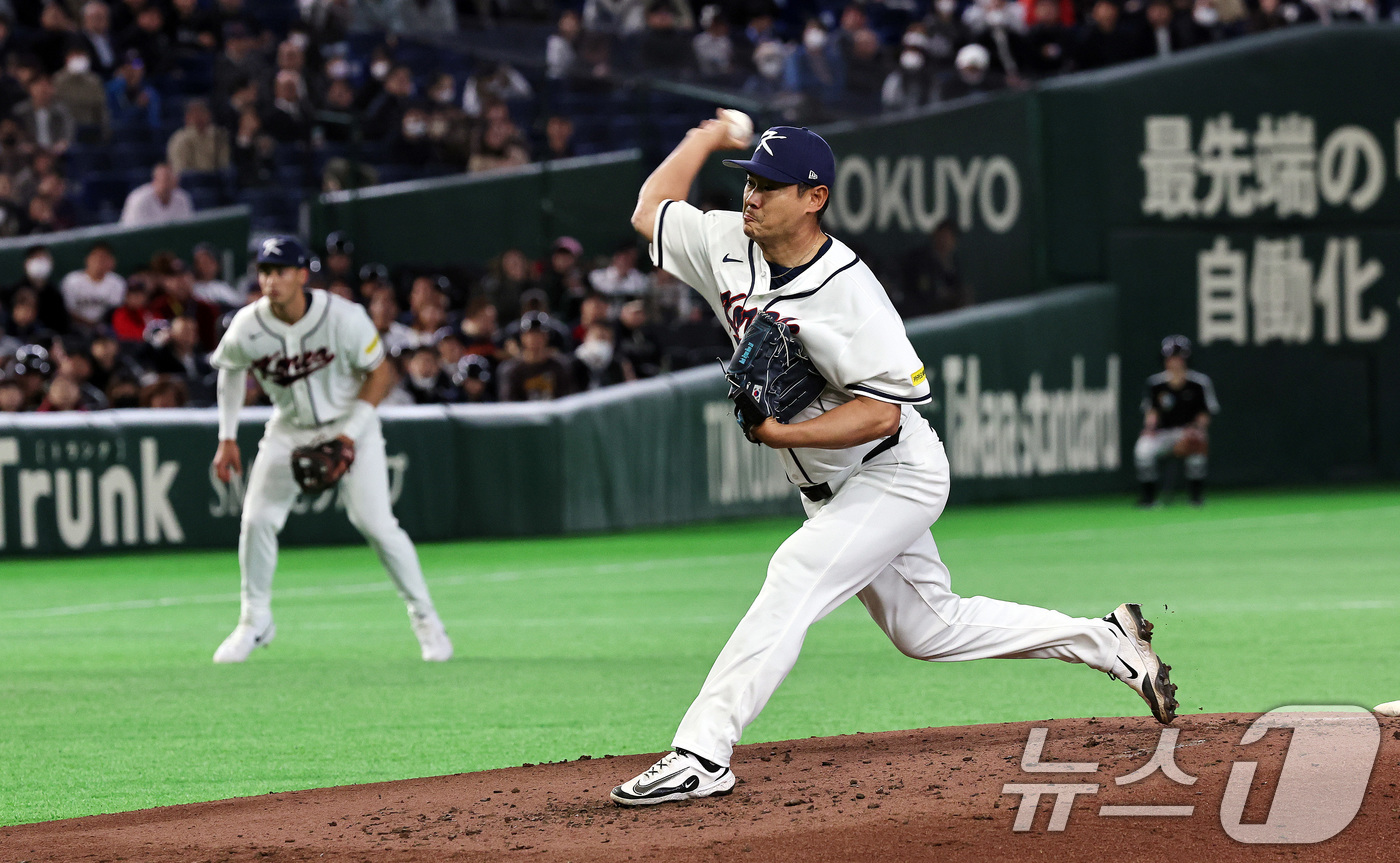 (도쿄=뉴스1) 구윤성 기자 = 5일 오후 일본 도쿄돔에서 열린 2026 월드베이스볼클래식 C조 1차전 대한민국과 체코의 경기. 체코의 4회초 공격 대한민국 두번쨰 투수 노경은이 …