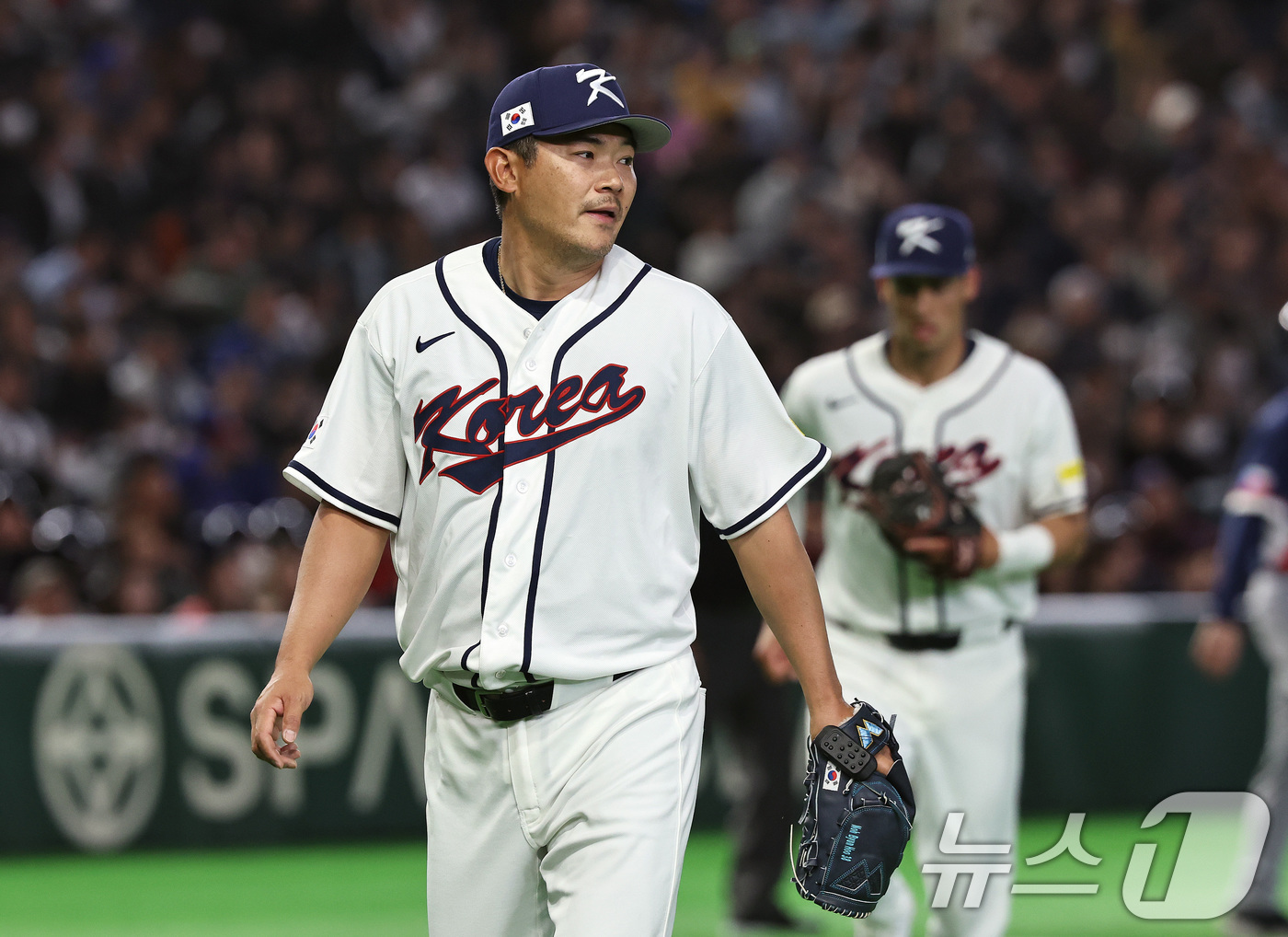 (도쿄=뉴스1) 구윤성 기자 = 5일 오후 일본 도쿄돔에서 열린 2026 월드베이스볼클래식 C조 1차전 대한민국과 체코의 경기. 대한민국 투수 노경은이 4회초 체코의 1,3루 위기 …