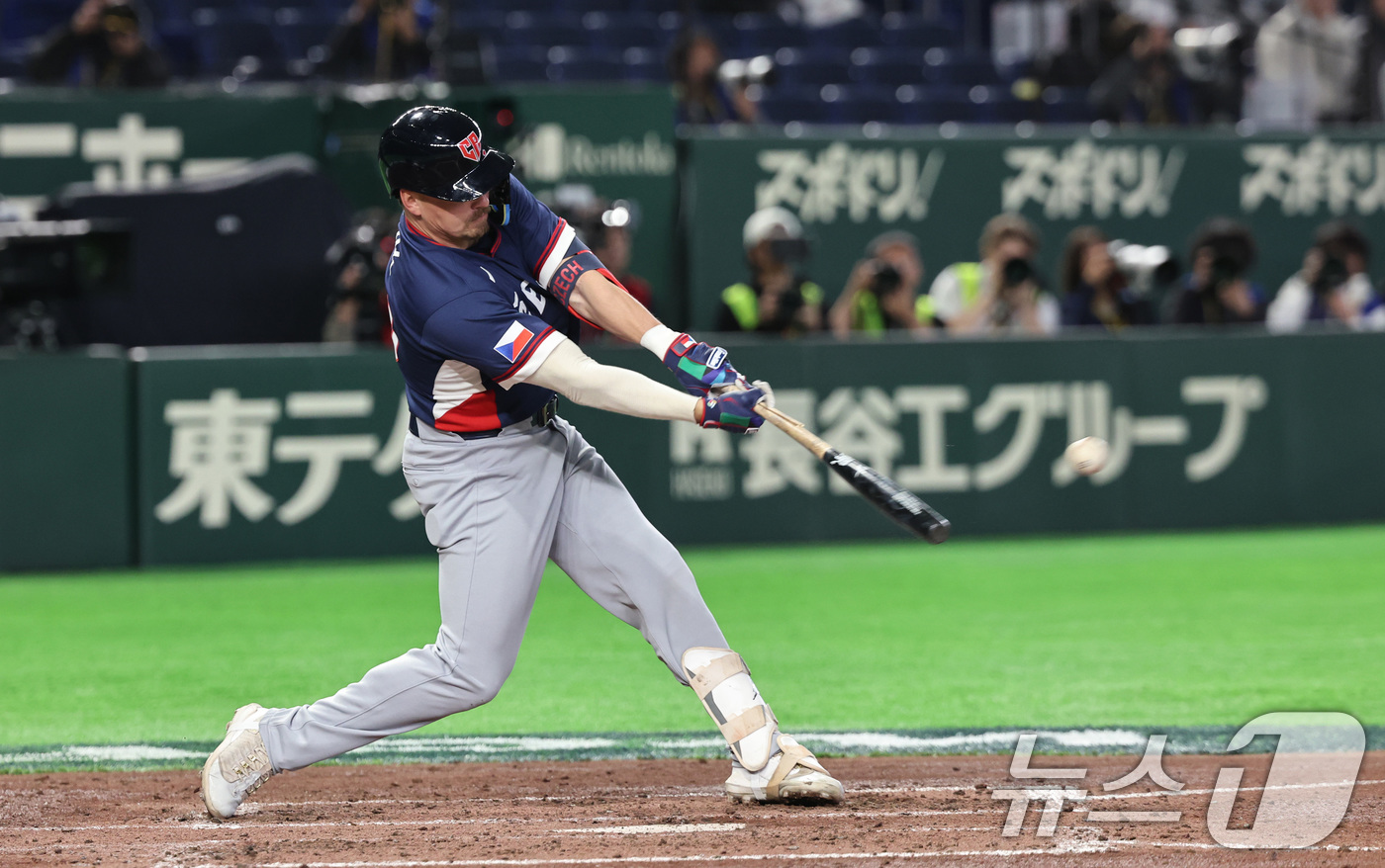 (도쿄=뉴스1) 구윤성 기자 = 5일 오후 일본 도쿄돔에서 열린 2026 월드베이스볼클래식 C조 1차전 대한민국과 체코의 경기. 체코의 4회초 1사 1루 상황, 무지크가 노경은을 …