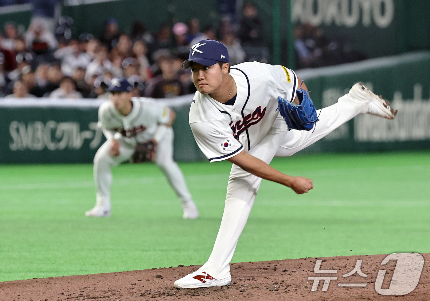 (도쿄=뉴스1) 구윤성 기자 = 5일 오후 일본 도쿄돔에서 열린 2026 월드베이스볼클래식 C조 1차전 대한민국과 체코의 경기. 대한민국 투수 정우주가 5회초 등판해 공을 던지고 …