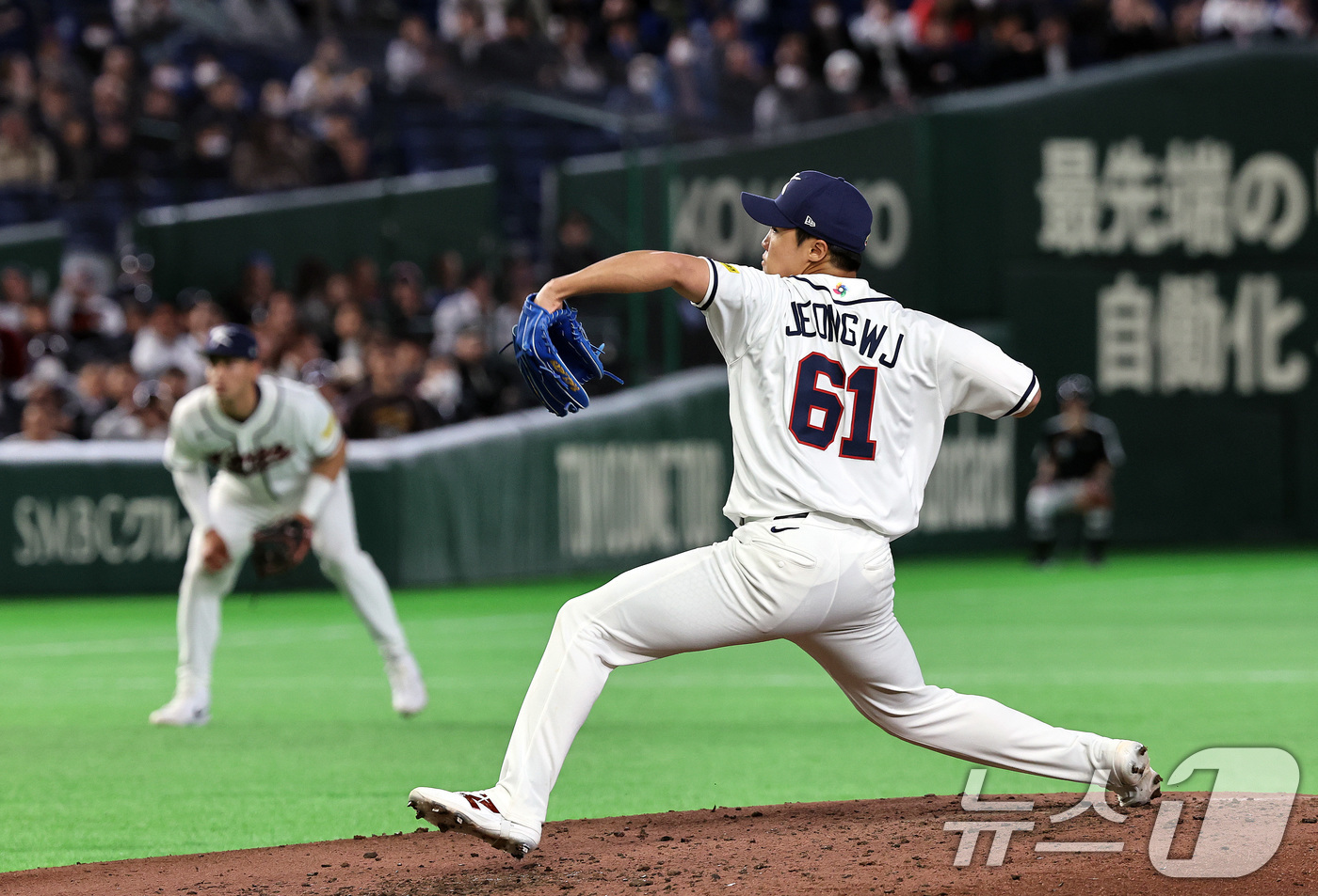 (도쿄=뉴스1) 구윤성 기자 = 5일 오후 일본 도쿄돔에서 열린 2026 월드베이스볼클래식 C조 1차전 대한민국과 체코의 경기. 대한민국 투수 정우주가 5회초 등판해 공을 던지고 …