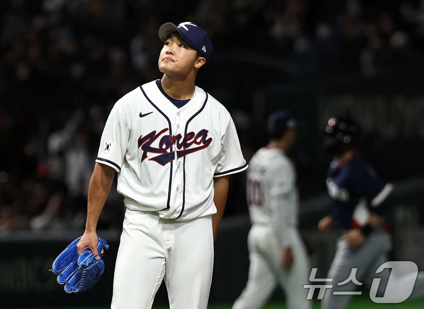 (도쿄=뉴스1) 구윤성 기자 = 5일 오후 일본 도쿄돔에서 열린 2026 월드베이스볼클래식 C조 1차전 대한민국과 체코의 경기. 대한민국 투수 정우주가 5회초 무사 1,2루 상황 …