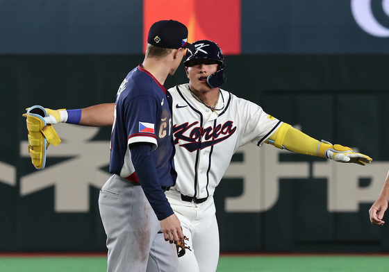 안현민, 2루 세이프