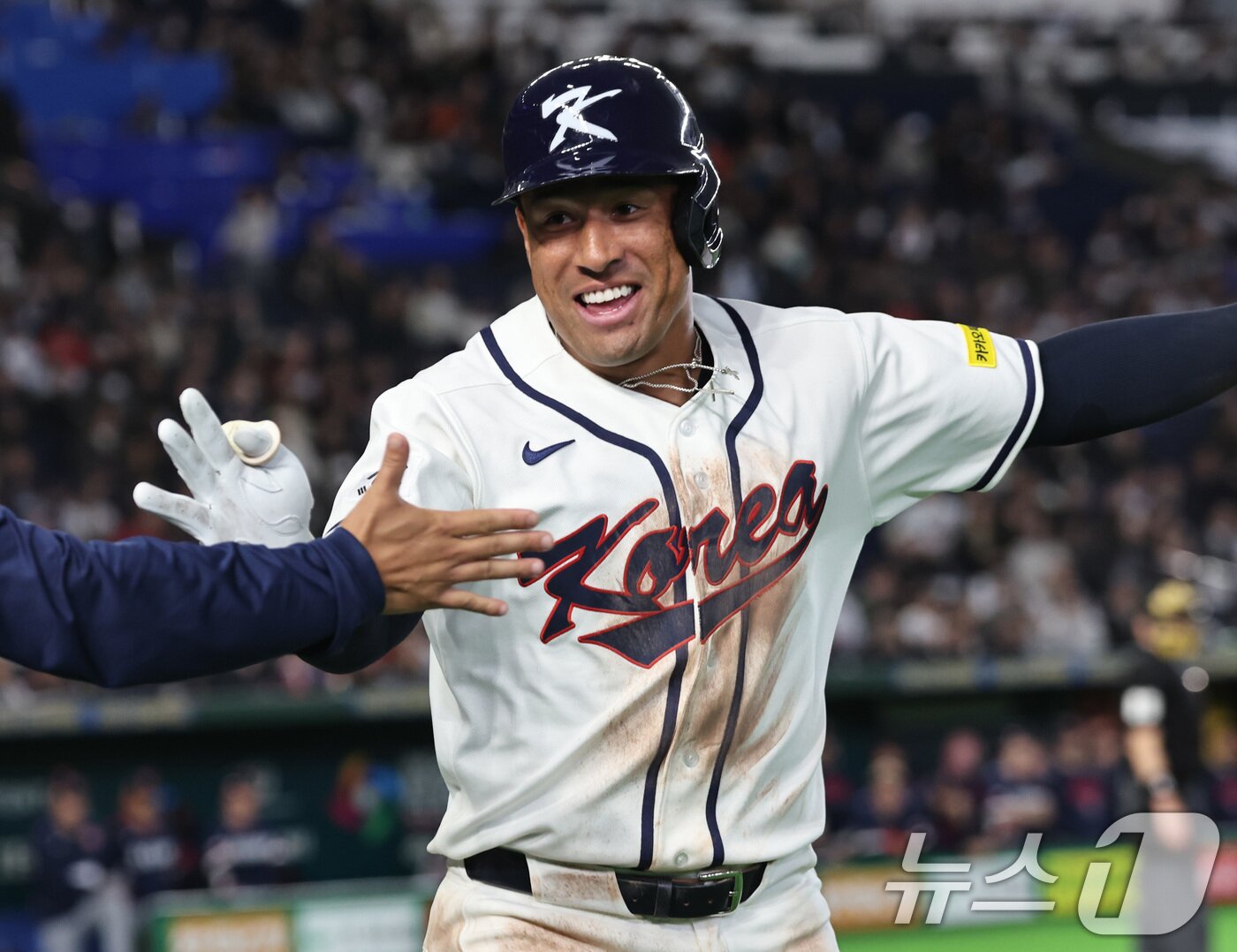 본문 이미지 - 5일 오후 일본 도쿄돔에서 열린 2026 월드베이스볼클래식 C조 1차전 대한민국과 체코의 경기. 대한민국의 8회말 2사 주자없는 상황때 저마이 존스가 솔로홈런을 친 뒤 기뻐하고 있다. 2026.3.5 ⓒ 뉴스1 구윤성 기자