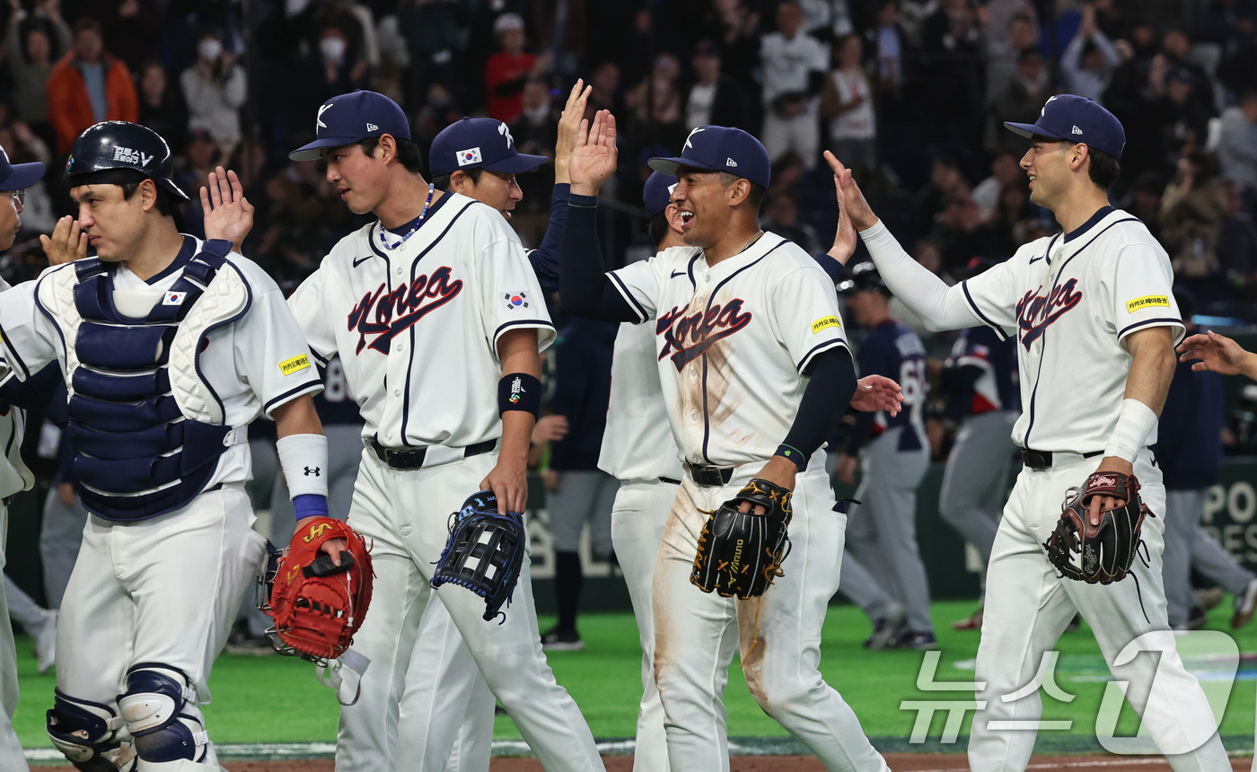 (도쿄=뉴스1) 구윤성 기자 = 5일 오후 일본 도쿄돔에서 열린 2026 월드베이스볼클래식 C조 1차전 대한민국과 체코의 경기. 체코를 상대로 11대 4 승리를 거둔 대한민국 선수 …