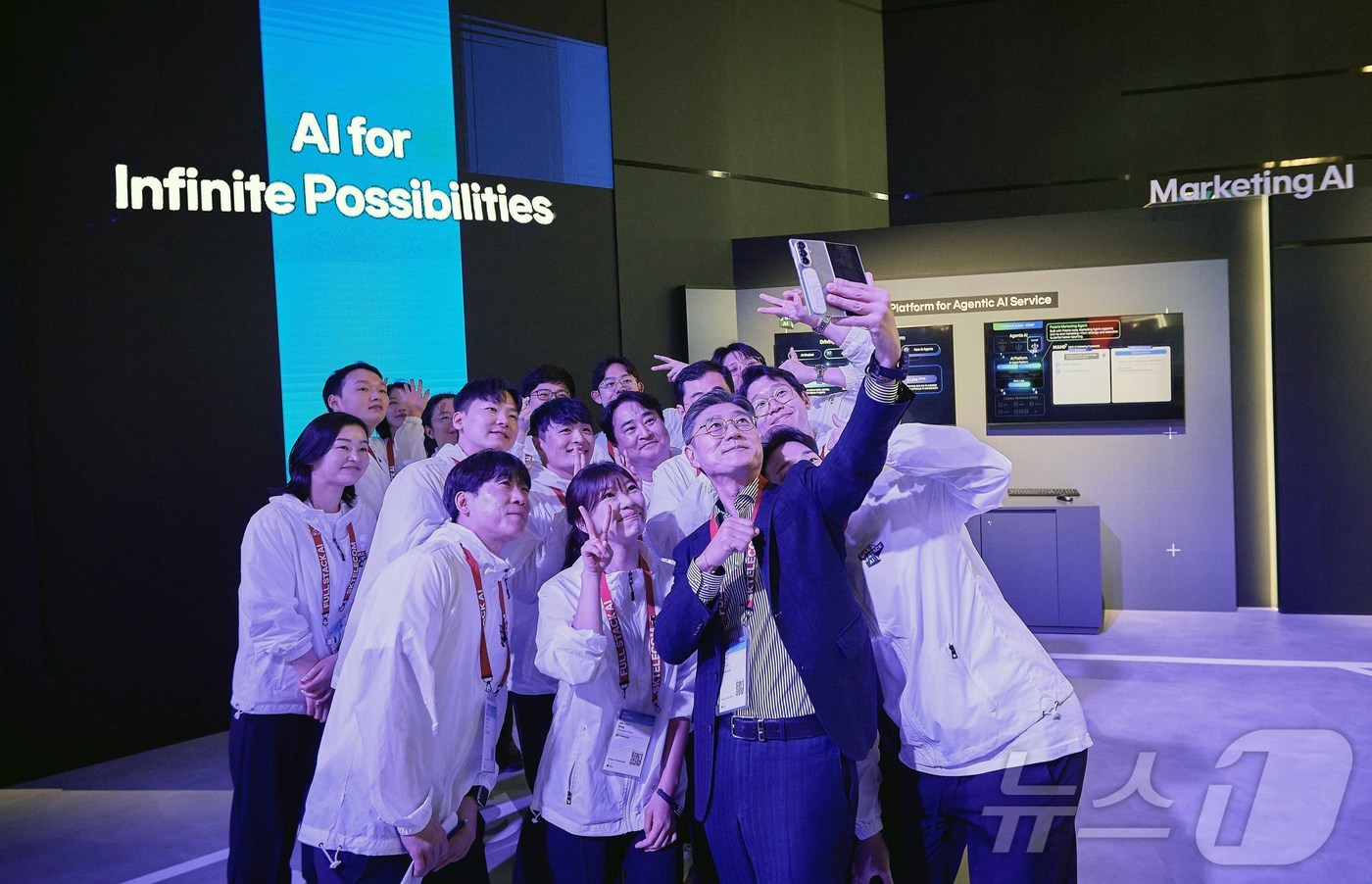 (서울=뉴스1) = SK텔레콤은 2일(현지시간)부터 5일까지 스페인 바르셀로나에서 열린 MWC26에 참가해 다수의 관람객과 해외 기관·매체, 글로벌 기업의 관심 속에 다양한 성과를 …