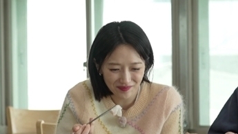 표예진 "만 19세에 승무원 됐다, 배우 전향한 이유는…"