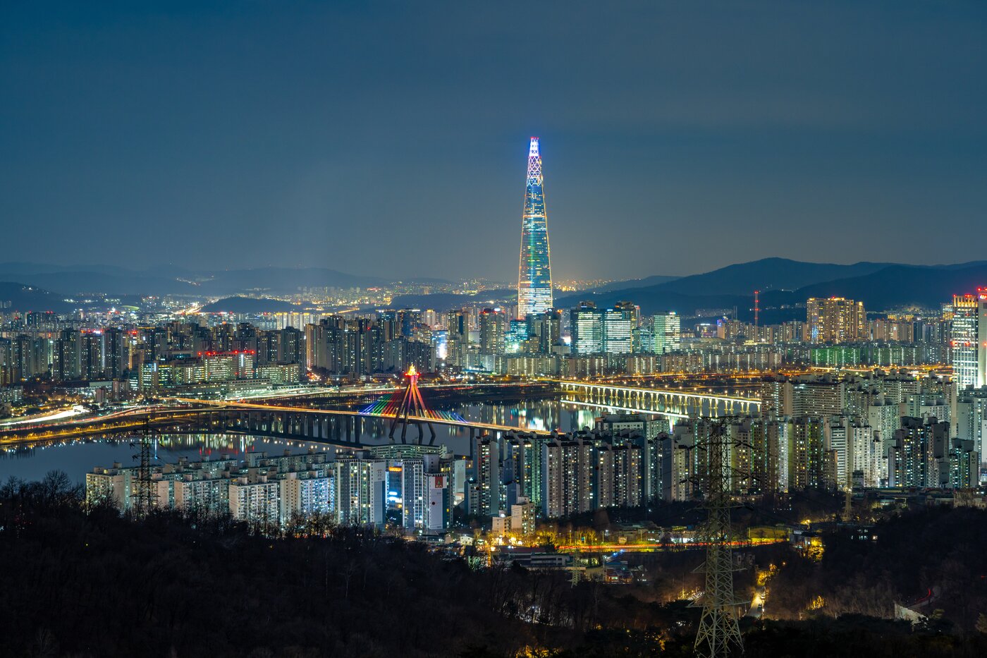 본문 이미지 - 아차산 해맞이전망대에서 바라본 야경(서울관광재단 제공)