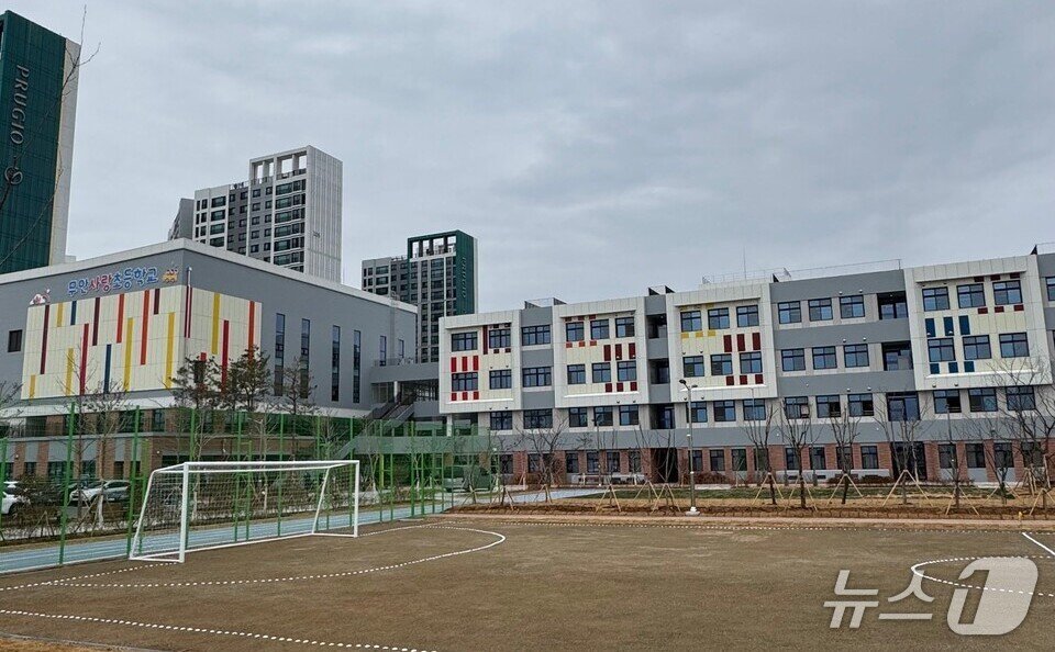 본문 이미지 - 지난 1일 동시 개교한 무안사랑초와 무안사랑유치원 (전남교육청 제공, 재판매 및 DB 금지)/뉴스1