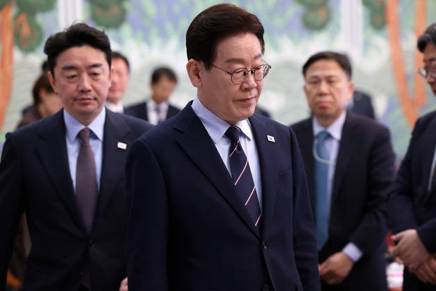 李대통령 "중동, 민생 영향 최소화 총력…기름값 바가지 엄정 대응"