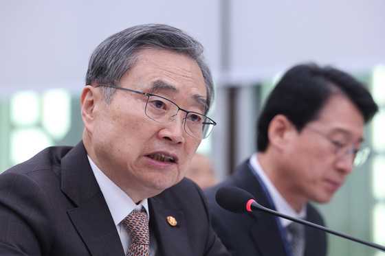 조현 외교 "UAE-韓 직항편 오늘부터 재개…1일 1회"(종합)