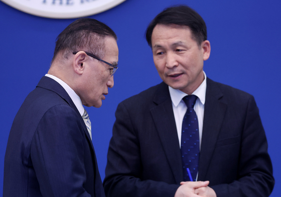 김현종 1차장과 대화하는 위성락 안보실장