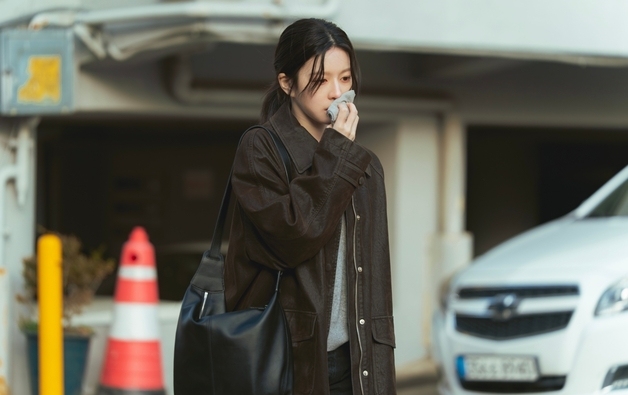 '무가치함과 싸우는' 고윤정, 코피 뚝뚝