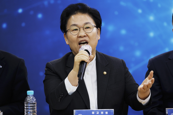 발언하는 문정복 최고위원