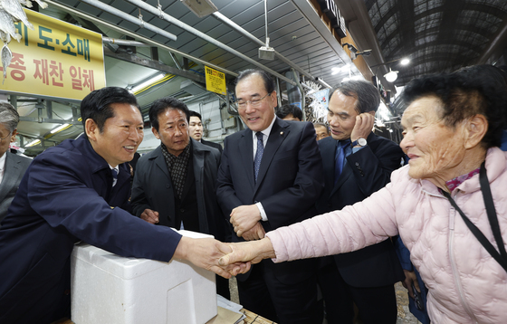 민주 전남광주특별시장 경선, 배심원제 미도입에 후보들 '희비'(종합)