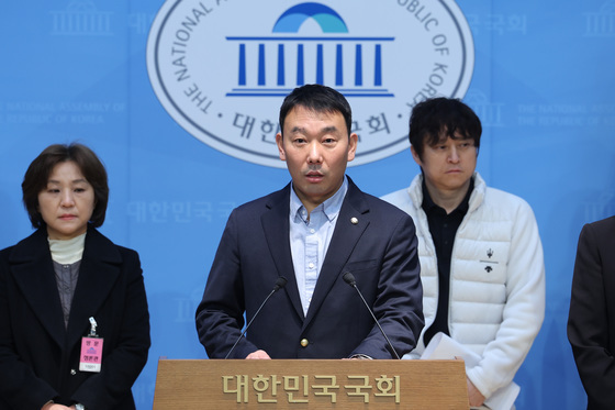 공소청법 기자회견 발언하는 김용민