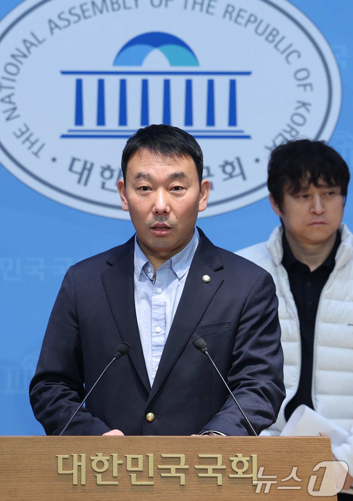 (서울=뉴스1) 신웅수 기자 = 김용민 더불어민주당 의원이 6일 서울 여의도 국회 소통관에서 열린 검찰 개혁 관련 당원 단체 기자회견에서 발언하고 있다. 2026.3.6/뉴스1