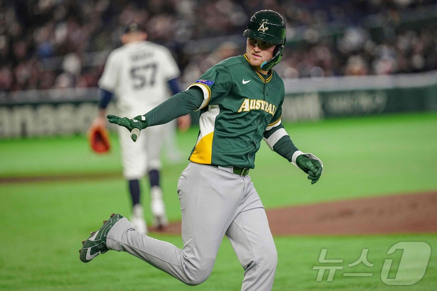 본문 이미지 - 호주 야구대표팀 내야수 커티스 미드는 6일 열린 2026  WBC 1라운드 체코전에서 3회 역전 3점 홈런을 터뜨려 5-1 승리를 이끌었다.  ⓒ AFP=뉴스1