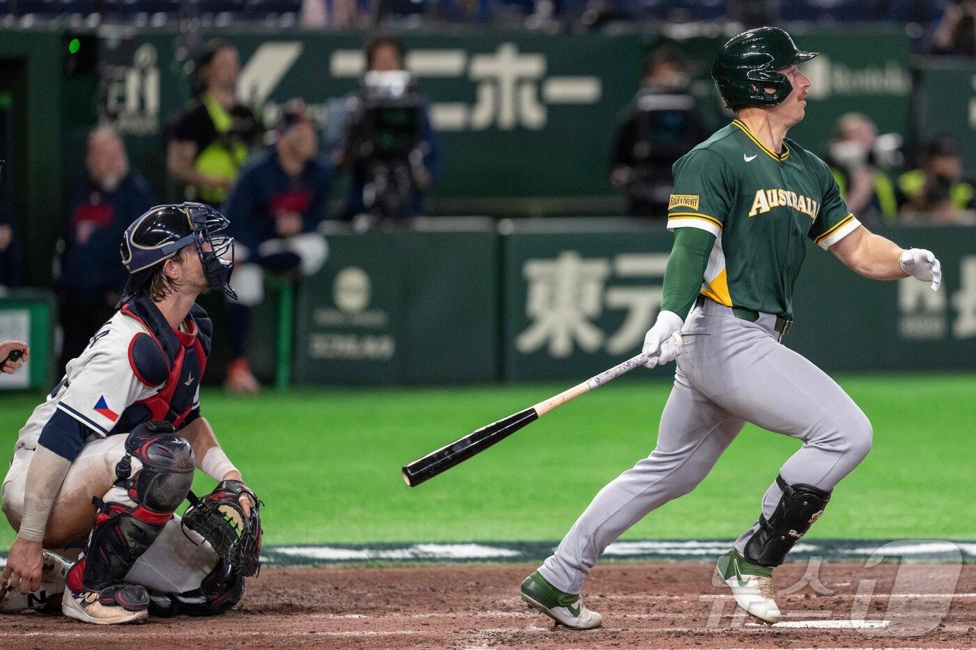 본문 이미지 - 호주 야구대표팀이 6일 일본 도쿄돔에서 열린 2026 WBC 1라운드 C조 2차전에서 체코를 5-1로 꺾고 2연승을 달렸다. ⓒ AFP=뉴스1