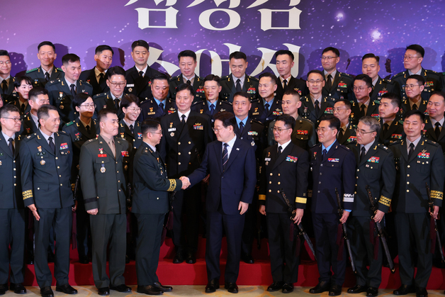 삼정검 수여식, 기념촬영하는 이재명 대통령