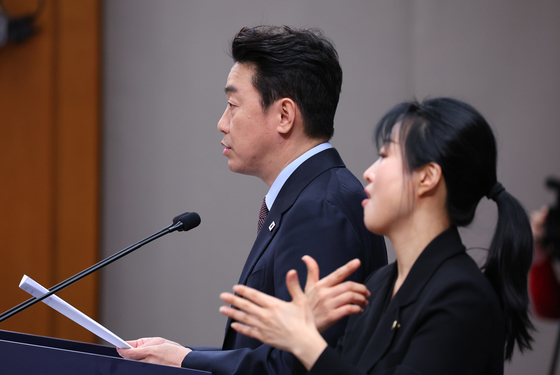 靑, UAE 체류 국민 귀국 지원 및 원유 확보 관련 브리핑