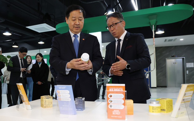 스타트업 파크 재도전 혁신 캠퍼스 현장 방문한 구윤철 부총리