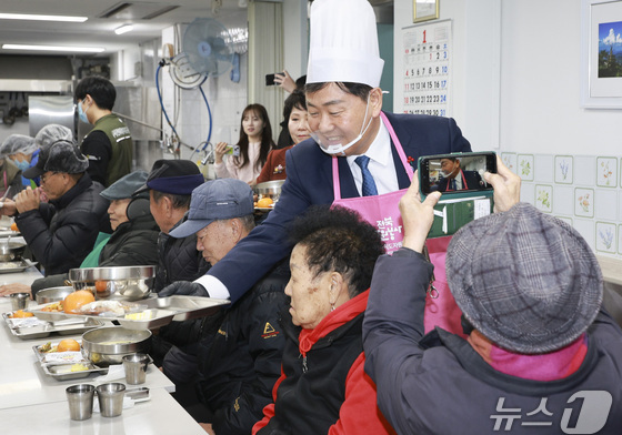 전북도, 노인 복지에 2조481억원 투입…"초고령사회 대응"