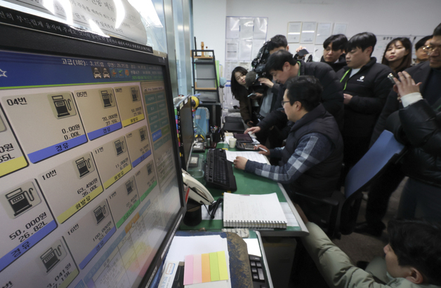 한국석유관리원, 서울 시내 주유소 휘발유와 경유 수급상황 점검