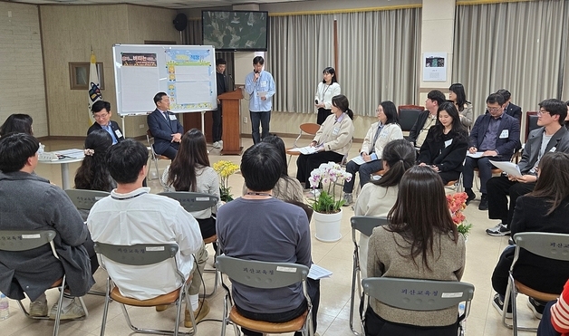 윤건영 교육감, 괴산증평교육지원청 7~9급 공무원과 소통간담회