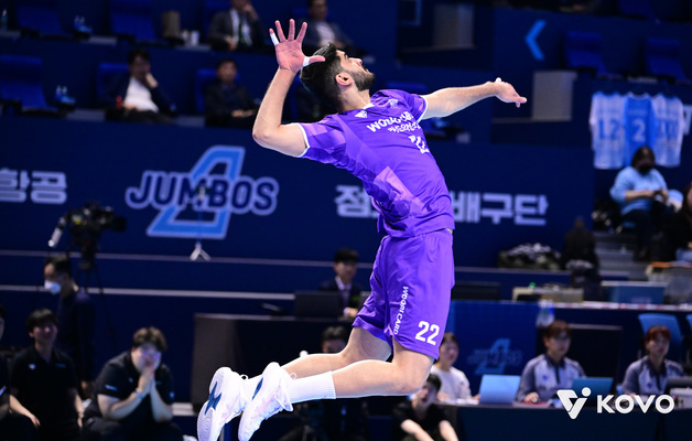 '알리 28점' 우리카드, 선두 대한항공 잡고 4위 탈환(종합)