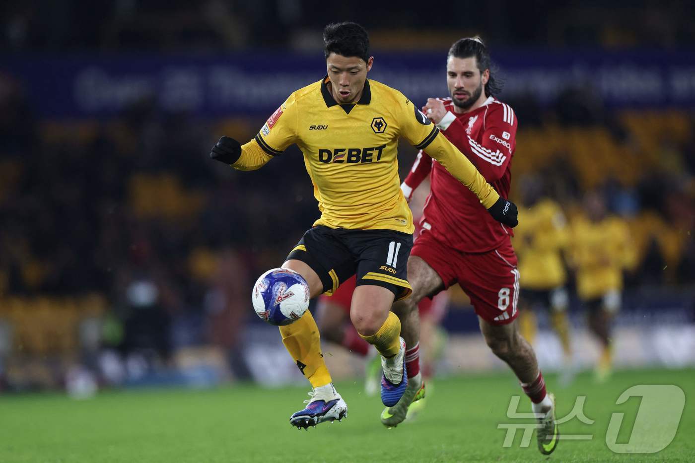 본문 이미지 - 울버햄튼 공격수 황희찬이 7일(한국시간) 열린 2025-26 잉글랜드 FA컵 16강 리버풀전에서 후반 46분 득점을 기록했다. ⓒ AFP=뉴스1