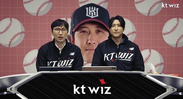 황재균, 생애 첫 야구 해설위원 도전…라이브 중 아찔한 말실수