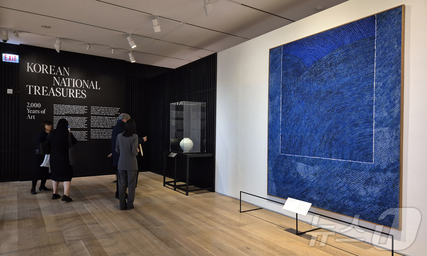(서울=뉴스1) 김진환 기자 = 국립중앙박물관은 이건희컬렉션 국외순회전의 두 번째 전시를 7일(현지시간)부터 미국 시카고박물관에서 개최한다고 밝혔다.사진은 시카고박물관 내 이건희컬 …