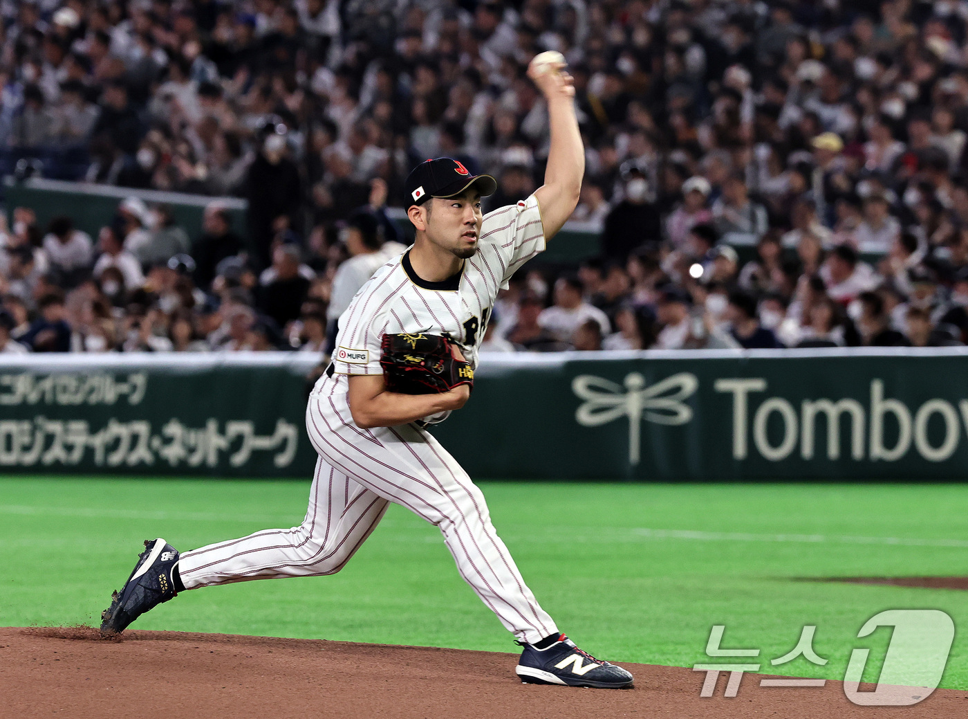 (도쿄=뉴스1) 구윤성 기자 = 7일 오후 일본 도쿄돔에서 열린 2026 월드베이스볼클래식 C조 조별리그 대한민국과 일본의 경기. 일본 선발투수 기쿠치 유세이가 역투하고 있다. 2 …