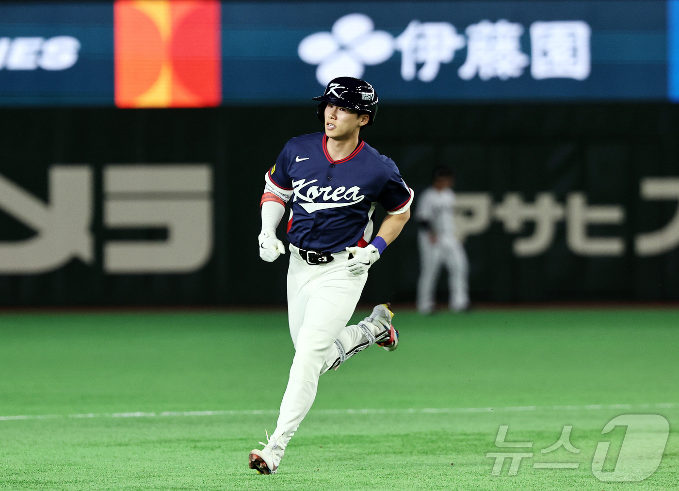 (도쿄=뉴스1) 구윤성 기자 = 7일 오후 일본 도쿄돔에서 열린 2026 월드베이스볼클래식 C조 조별리그 대한민국과 일본의 경기. 대한민국 김혜성이 4회초 1사 1루 상황때 동점 …