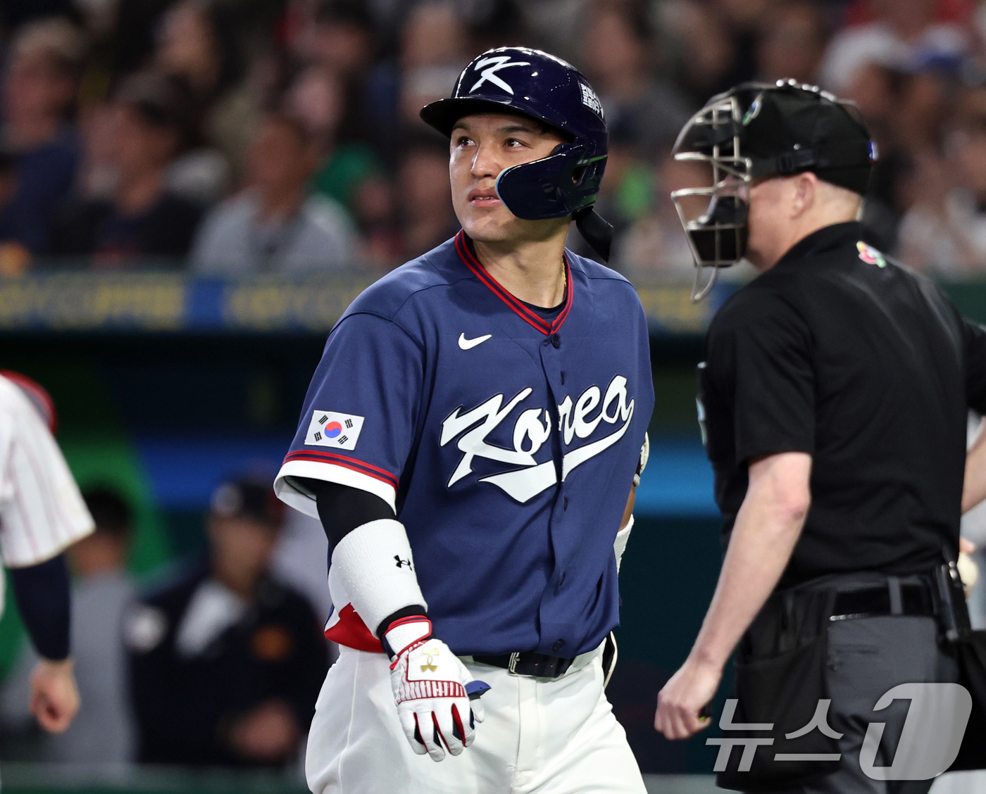 (도쿄=뉴스1) 구윤성 기자 = 7일 오후 일본 도쿄돔에서 열린 2026 월드베이스볼클래식 C조 조별리그 대한민국과 일본의 경기. 대한민국 박동원이 6회초 삼진으로 타석에서 물러나 …