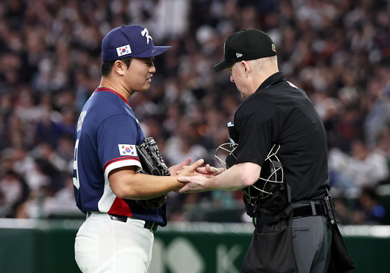 이물질 검사받는 고우석