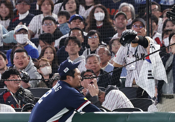 문보경 '부상 조심'