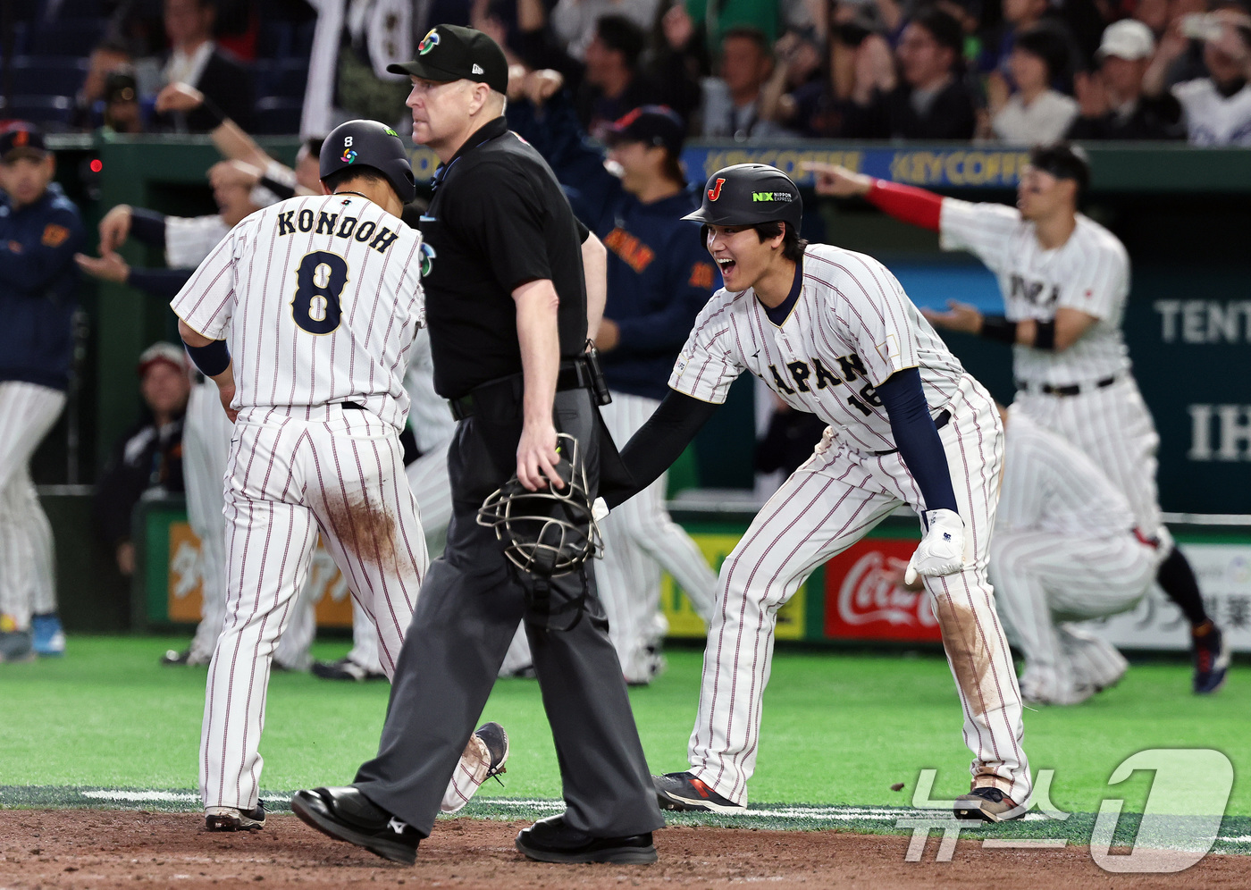 (도쿄=뉴스1) 구윤성 기자 = 7일 오후 일본 도쿄돔에서 열린 2026 월드베이스볼클래식 C조 조별리그 대한민국과 일본의 경기. 7회말 일본의 2사 만루 스즈키 요시다의 2타점 …